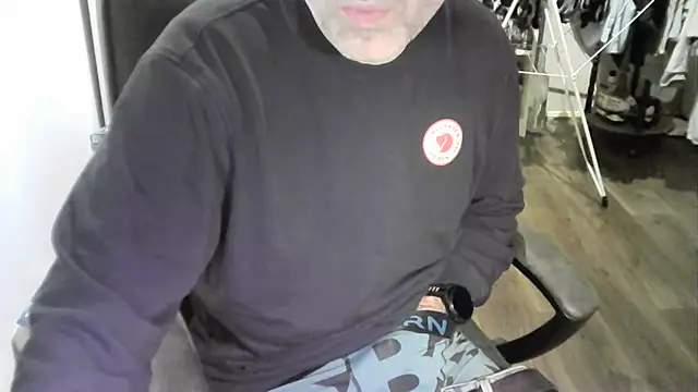 Snapshot of Chrisprngr chatting on 03-05-26, 09:44 Chrisprngr online show from 03-05-26, 09:44