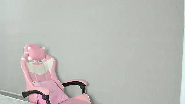 kendal hot01 online show from 11-22-25, 06:07