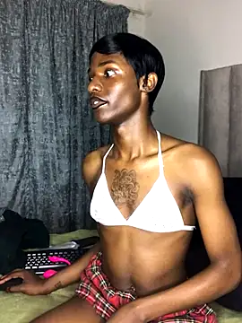 Trans fairy online show from 09-28-25, 04:56