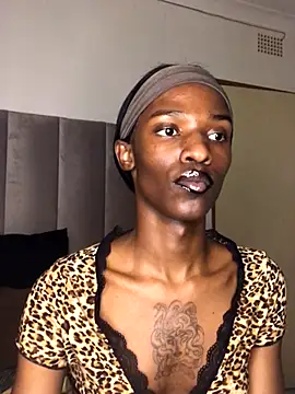 Trans fairy online show from 10-11-25, 06:28