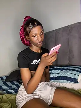 Trans fairy online show from 04-13-26, 11:21