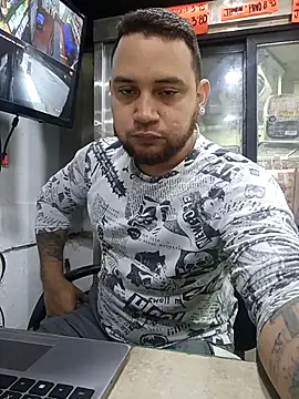 Snapshot of Catire10_ chatting on 12-17-25, 01:39 Catire10 online show from 12-17-25, 01:39