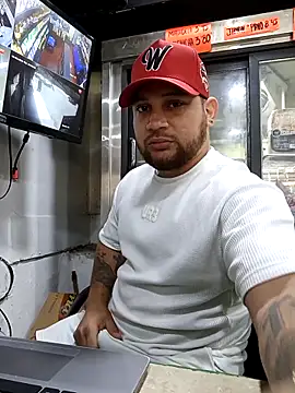 Snapshot of Catire10_ chatting on 12-20-25, 02:24 Catire10 online show from 12-20-25, 02:24