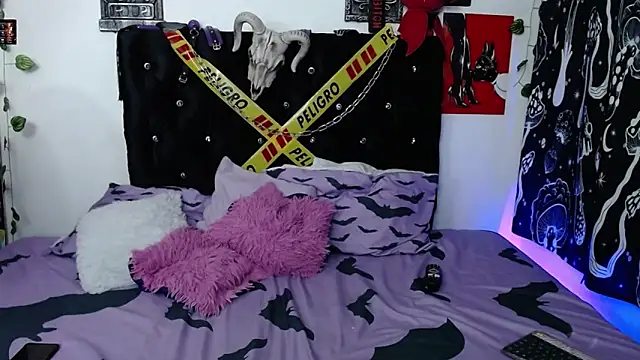 Snapshot of mayaREDdoll chatting on 02-12-26, 02:06 mayaREDdoll online show from 02-12-26, 02:06