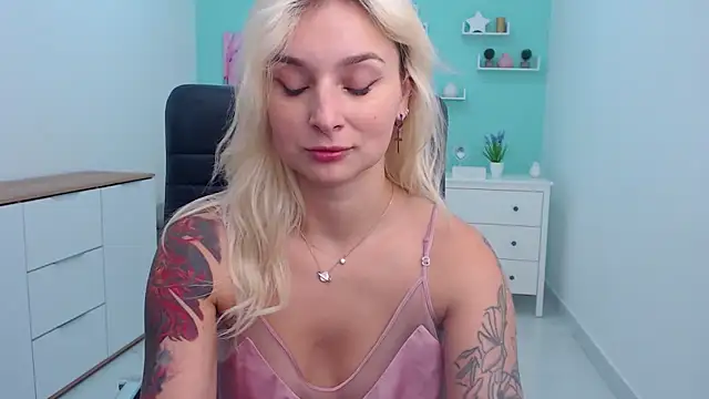 LilFleurish online show from 10-21-25, 04:24