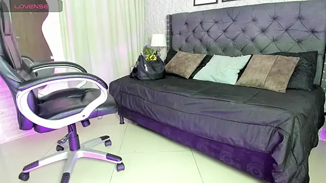 sweet  vanessa1 online show from 10-24-25, 03:25