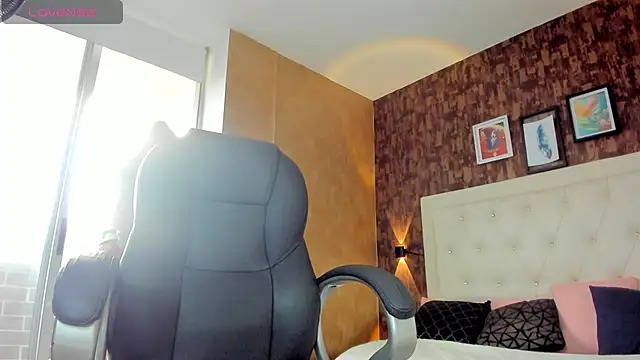 sweet  vanessa1 online show from 03-18-26, 10:24