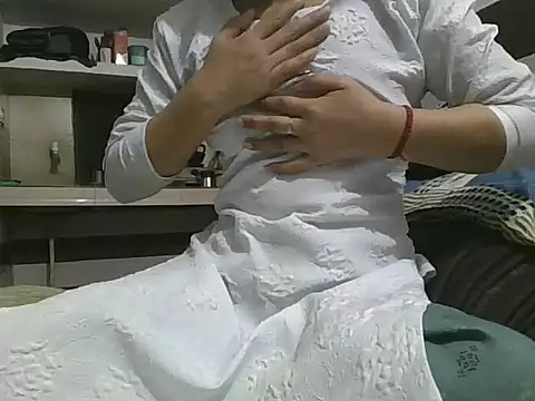 Snapshot of anannyaR chatting on 03-17-26, 05:38 anannyaR online show from 03-17-26, 05:38