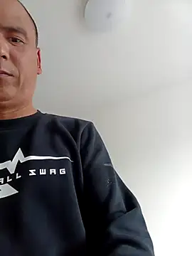 Snapshot of CWQ123 chatting on 10-15-25, 08:03 CWQ123 online show from 10-15-25, 08:03