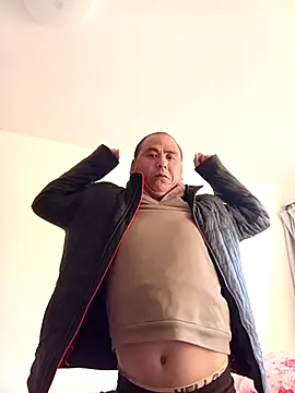 Snapshot of CWQ123 chatting on 10-25-25, 10:59 CWQ123 online show from 10-25-25, 10:59