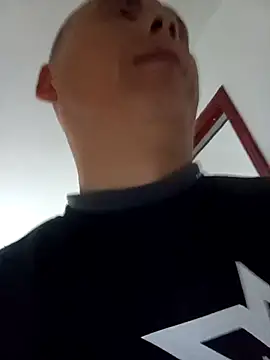 Snapshot of CWQ123 chatting on 11-06-25, 07:53 CWQ123 online show from 11-06-25, 07:53