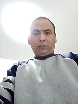 Snapshot of CWQ123 chatting on 11-17-25, 11:27 CWQ123 online show from 11-17-25, 11:27