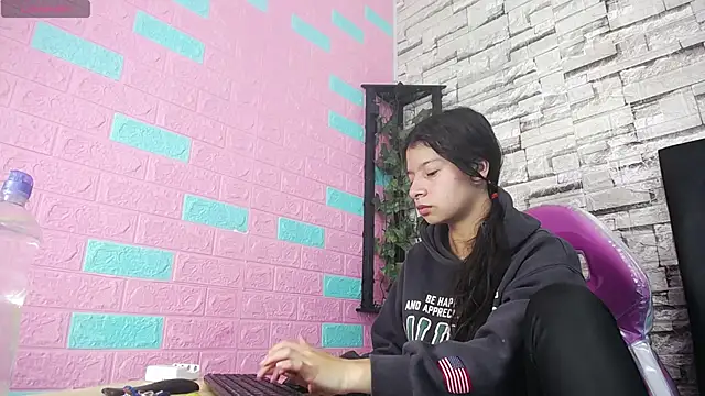 maily can online show from 11-29-25, 12:30