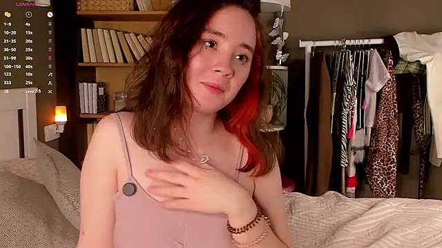 Snapshot of AlbertaClack chatting on 11-24-25, 11:43 AlbertaClack online show from 11-24-25, 11:43