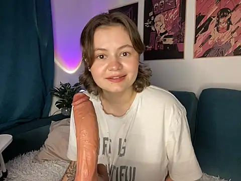 Snapshot of MoonIvy_ chatting on 09-14-25, 05:12 MoonIvy online show from 09-14-25, 05:12