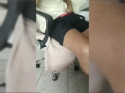 Snapshot of Rafael_Privacy chatting on 03-27-26, 11:48 Rafael Privacy online show from 03-27-26, 11:48