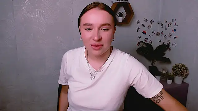 JuliaTopp  online show from 09-17-25, 07:10