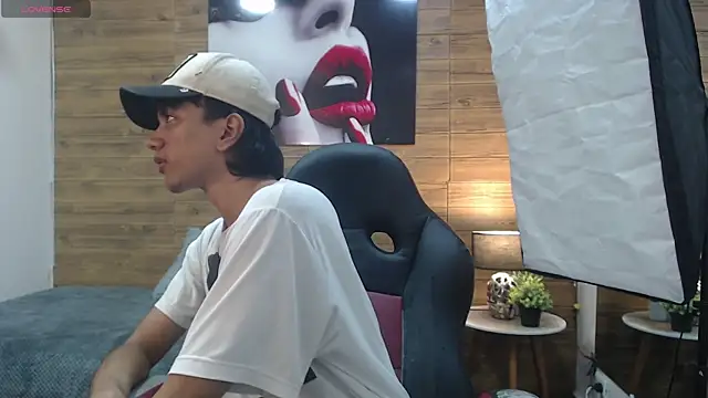 markbowie online show from 04-19-26, 03:44