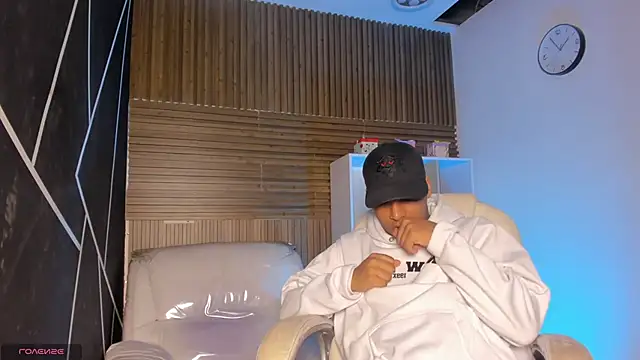 Snapshot of IsaacBlack_ chatting on 09-22-25, 04:36 IsaacBlack online show from 09-22-25, 04:36