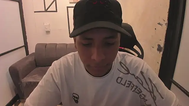 Snapshot of IsaacBlack_ chatting on 09-23-25, 04:37 IsaacBlack online show from 09-23-25, 04:37