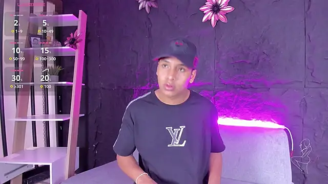 Snapshot of IsaacBlack_ chatting on 10-02-25, 04:52 IsaacBlack online show from 10-02-25, 04:52