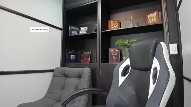 Snapshot of IsaacBlack_ chatting on 11-06-25, 04:35 IsaacBlack online show from 11-06-25, 04:35