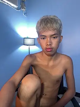 Snapshot of urcumjp chatting on 01-05-26, 05:27 urcumjp online show from 01-05-26, 05:27