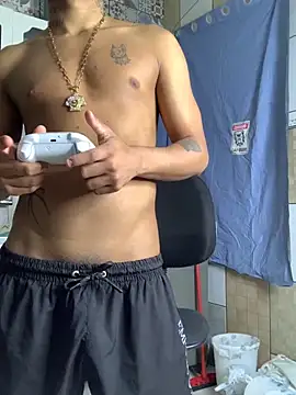 Snapshot of Novindot23cm chatting on 11-19-25, 10:32 Novindot23cm online show from 11-19-25, 10:32