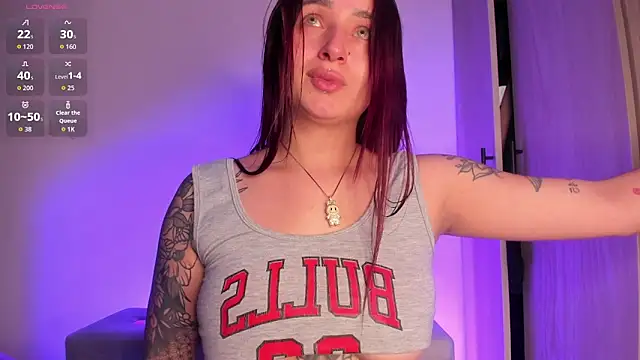 scarlett Collinss online show from 12-18-25, 04:51