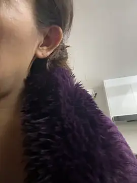 Snapshot of anna_yngs chatting on 09-20-25, 01:17 anna yngs online show from 09-20-25, 01:17