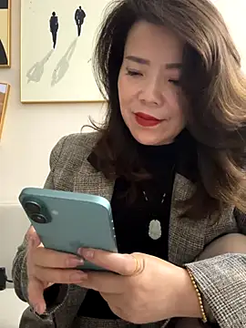 Snapshot of anna_yngs chatting on 10-06-25, 01:58 anna yngs online show from 10-06-25, 01:58