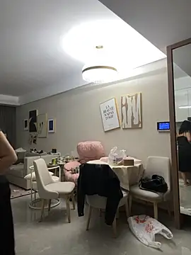 Snapshot of anna_yngs chatting on 10-11-25, 12:47 anna yngs online show from 10-11-25, 12:47