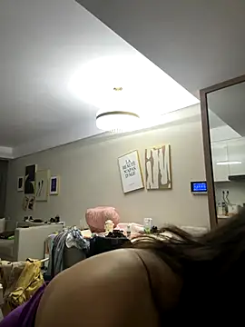 Snapshot of anna_yngs chatting on 10-12-25, 12:59 anna yngs online show from 10-12-25, 12:59