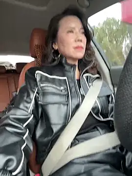 Snapshot of anna_yngs chatting on 11-12-25, 07:42 anna yngs online show from 11-12-25, 07:42