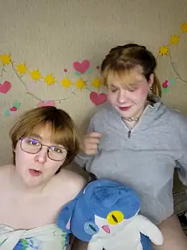 Snapshot of xrixsyx_and_ricky chatting on 02-21-26, 05:03 xrixsyx and ricky online show from 02-21-26, 05:03