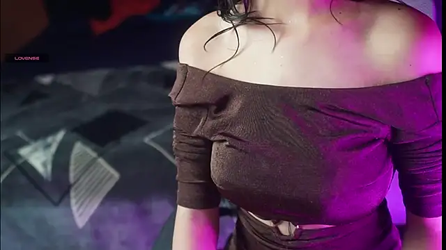 Snapshot of NidhiChandra chatting on 09-10-25, 11:43 NidhiChandra online show from 09-10-25, 11:43