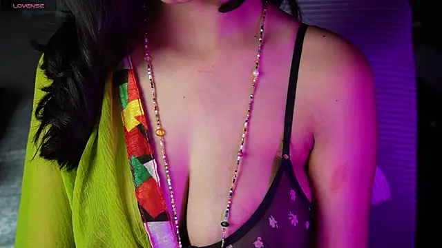 NidhiChandra online show from 03-31-26, 09:21