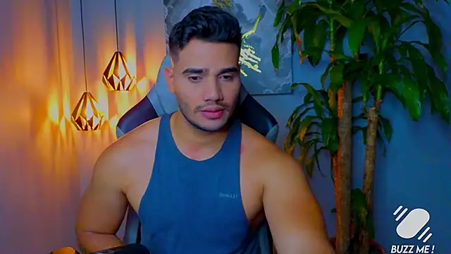 Snapshot of AndresR3 chatting on 10-05-25, 11:24 AndresR3 online show from 10-05-25, 11:24