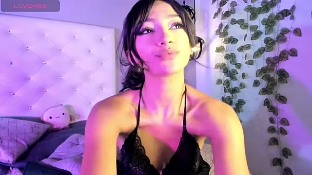 Nicollee Heart online show from 03-27-26, 01:11