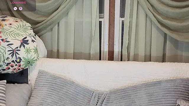 Snapshot of kohlbird chatting on 12-21-25, 05:25 kohlbird online show from 12-21-25, 05:25