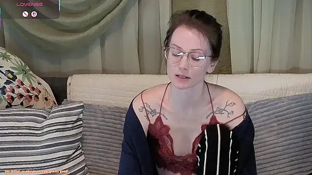 Snapshot of kohlbird chatting on 02-05-26, 03:11 kohlbird online show from 02-05-26, 03:11