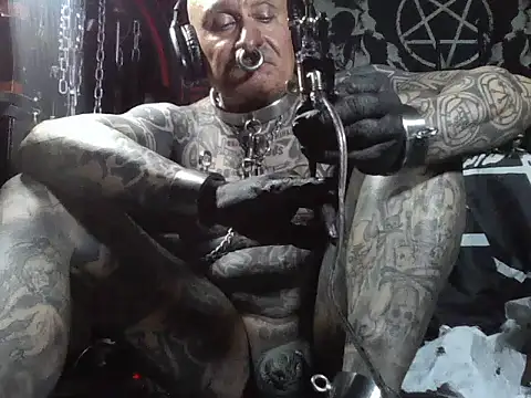 Snapshot of object857 chatting on 12-14-25, 08:57 object857 online show from 12-14-25, 08:57