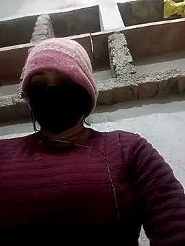 Snapshot of USER-MAYA chatting on 12-05-25, 04:36 USER-MAYA online show from 12-05-25, 04:36