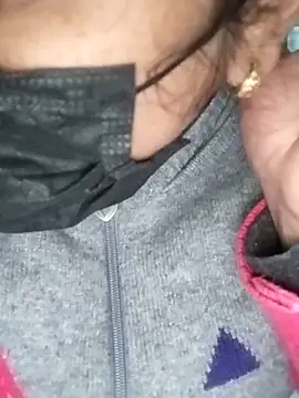 Snapshot of USER-MAYA chatting on 12-16-25, 07:13 USER-MAYA online show from 12-16-25, 07:13