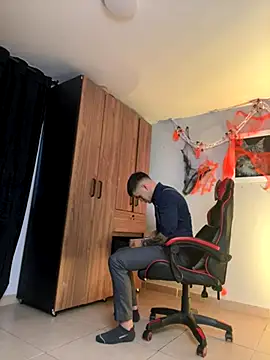 ALPHA DOMINUS  online show from 10-23-25, 04:23