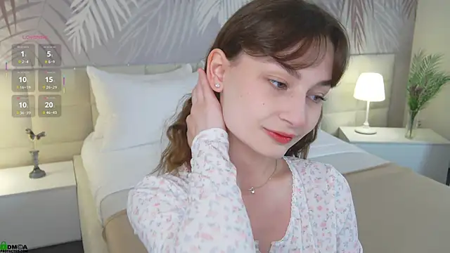 LolaPrise online show from 09-16-25, 01:39