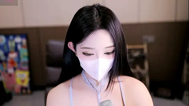 Snapshot of yaya_1888 chatting on 10-18-25, 12:39 yaya 1888 online show from 10-18-25, 12:39