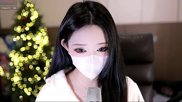 Snapshot of yaya_1888 chatting on 10-23-25, 12:48 yaya 1888 online show from 10-23-25, 12:48