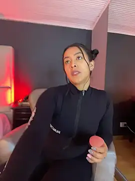 BellaFernandez   online show from 06-05-26, 01:50