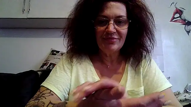 RubyyRosee online show from 04-19-26, 09:41